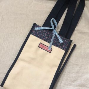 Vineyard vines Christmas wine bag